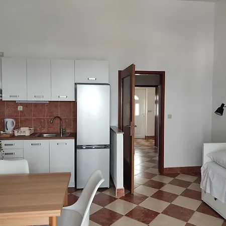 Appartement Rubi 4 *