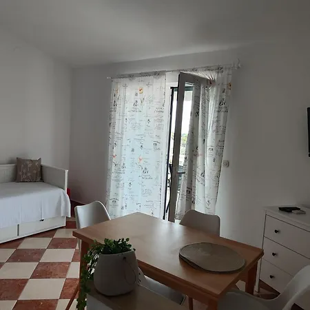 Appartement Rubi 4 Primošten