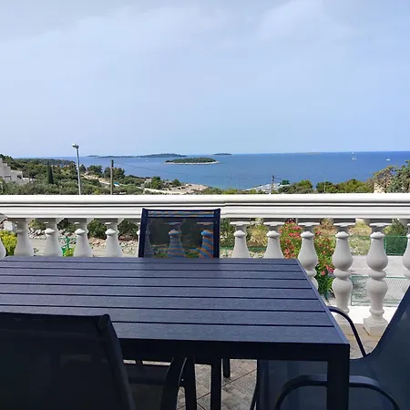 Rubi 4 Appartement Primošten