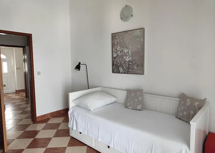 Appartement Rubi 4 *