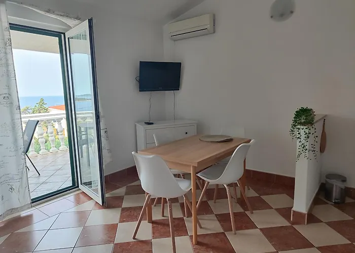 Rubi 4 Appartement Primošten